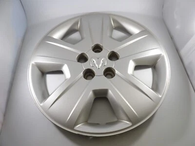 Dodge Caliber 2007 2008-2009 17” bonito tapacubos plateado atornillado P/n 05105021 fabricante de equipos originales Foto 1 de 4