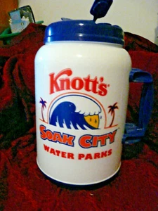 ❤KNOTT'S BERRY FARM "SOAK CITY WATER PARK"  1 GALLON INSULATED COLD DRINK JUG❤ - Picture 1 of 7