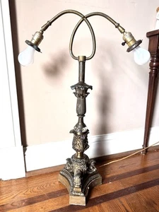 Vintage korinthische Messing Tischlampe Doppelfassung Regency/viktorianischer Stil FUNKTIONIERT - Bild 1 von 12