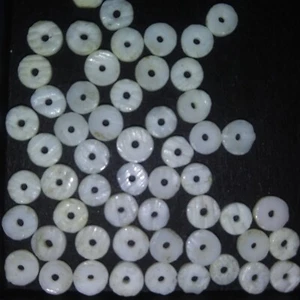 Heishi 5mm Diameter 1mm Width Natural White w/Coral markings Beads 50 Count - Picture 1 of 3