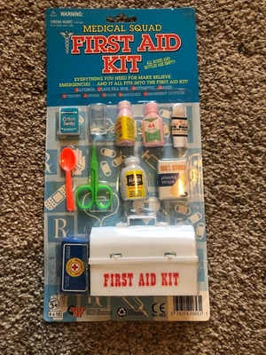 RARE FACTORY SEALED, 1996 UNPUNCHED GORDY TOY CHILDS MEDICAL SQUAD FIRST AID KIT - Image 1 of 2