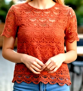 FOREVER 21 Jr's Size S Crochet Lined Short Sleeve Scalloped Hem and Sleeve Top - Picture 1 of 12