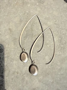 Silpada 925 Sterling Silver Just Dropping In Dangle Drop Earrings W0821 - Picture 1 of 9