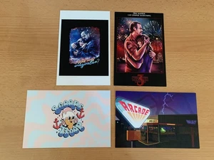 4 Stranger Things Postkarten - Joyce Hopper Arcade Palace Scoops Troop - Bild 1 von 2