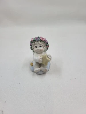 Dreamsicles - STAR BABY - Angel Figurine - 2" tall Angel w/Gold Star No Box - Image 1 of 4