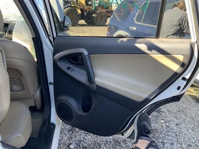 RAV 4     2012 Door Trim Panel Rear 1399397 Foto 1 de 4