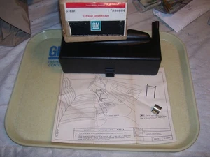 NOS 1974-76 Chevrolet Pontiac Oldsmobile Buick Tissue Dispenser GM # 994664 - Bild 1 von 4