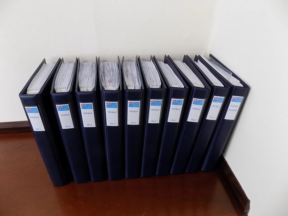 SELLOS DE TUVALU 1976-2022 ENORME COLECCIÓN EN 10 ÁLBUMES BIEN RELLENOS Foto 1 de 4