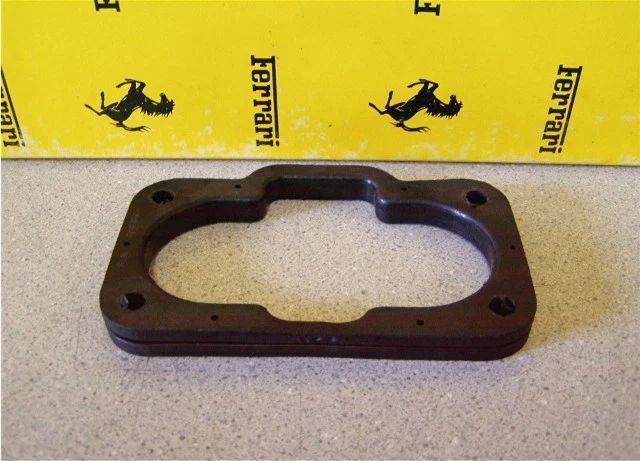 Carcasa de filtro de aire a junta de carburador Ferrari 208/308GT4Dino/308GTB Foto 1 de 1