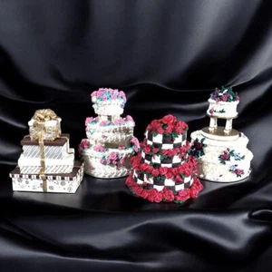 Menge 4 Enesco Von Grund auf neu Kuchen Figuren Tortenaufleger Neu im Karton - Bild 1 von 16
