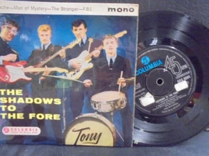 THE SHADOWS E.P " TO THE FORE " EX+ COND.IN Or.PIC SL.[ETIKETTENSCHADEN] - Bild 1 von 2