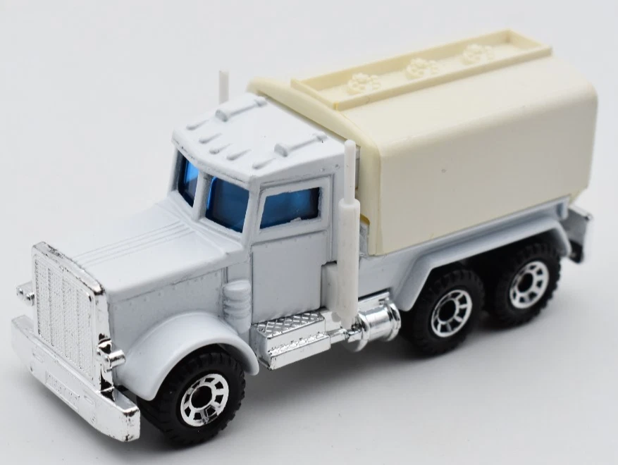 Matchbox Superfast Peterbilt Tanker weiß. Made in Thailand. Graffic Traffic - Bild 1 von 4