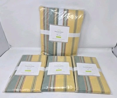 Pottery Barn Naturals Francoise Duvet Full Queen Size Organic Cotton W/Sham 3 Ct - Image 1 of 3