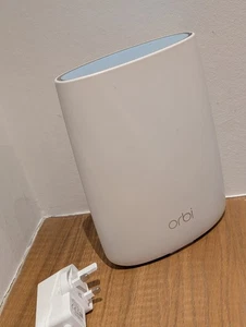 Netgear Orbi RBS50 v2 3Gbps Wi-Fi Mesh Satelita przekonwertowany RBK50 - Zdjęcie 1 z 7