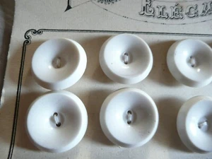 7 boutons vintage en plastique blanc - Imagen 1 de 2