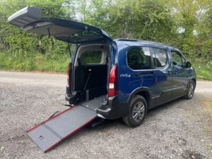 Peugeot Rifter 1.5 BlueHDi 100 Allure 5dr WHEELCHAIR ACCESSIBLE VEHICLE 5 SEATS - Picture 1 of 20