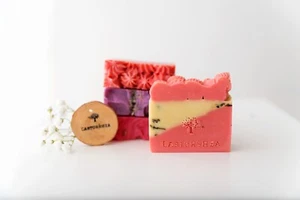 Red velvet Soap Bar - Picture 1 of 1