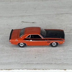 Auto World 1970 Dodge Challenger R/T Orange And Black 1:64 - Picture 1 of 5