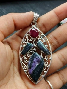 Ciondolo in argento sterling 925 con pietre preziose di caroite autentiche... - Foto 1 di 7