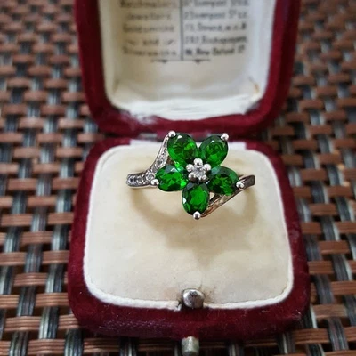 Anillo Floral Plata Esterlina Cromo Diópsido y Topacio Blanco Reino Unido Talla N.5 EE. UU. 6.75 Foto 1 de 4