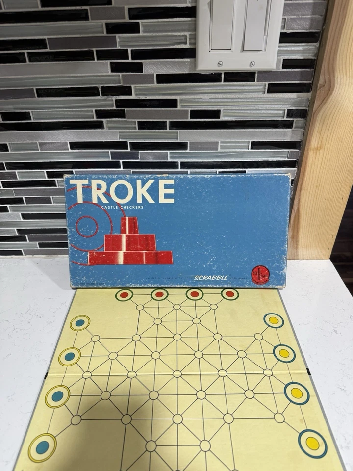 Vintage 1961 Selchow & Righter Co Troke Castle Checkers Board Game Complete - Image 1 of 4