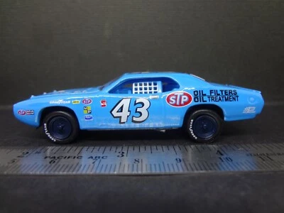 Johnny Lightning 1972 Plymouth Road Runner #43 Richard Petty Stock car - Loose Foto 1 de 4