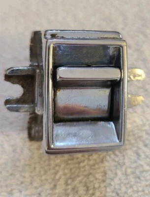 1972 Cadillac Sedan Deville interruptor de emergência trava janela de energia - Imagem 1 de 4