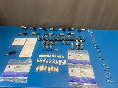 Lot of GM Cylinders, Locks and Keys 19208775 19208683 1208783 15822396 25974441 - Image 1 of 4
