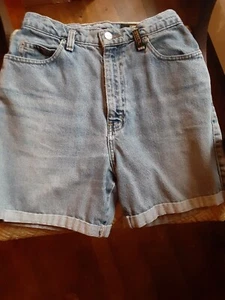 Sasson Signature vintage jean shorts with cuff size 5-6. High waist. - Picture 1 of 5