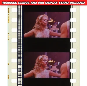 Showgirls - Elizabeth Berkley baila - Tira de película de 5 celdas de 35 mm 257 - Imagen 1 de 3