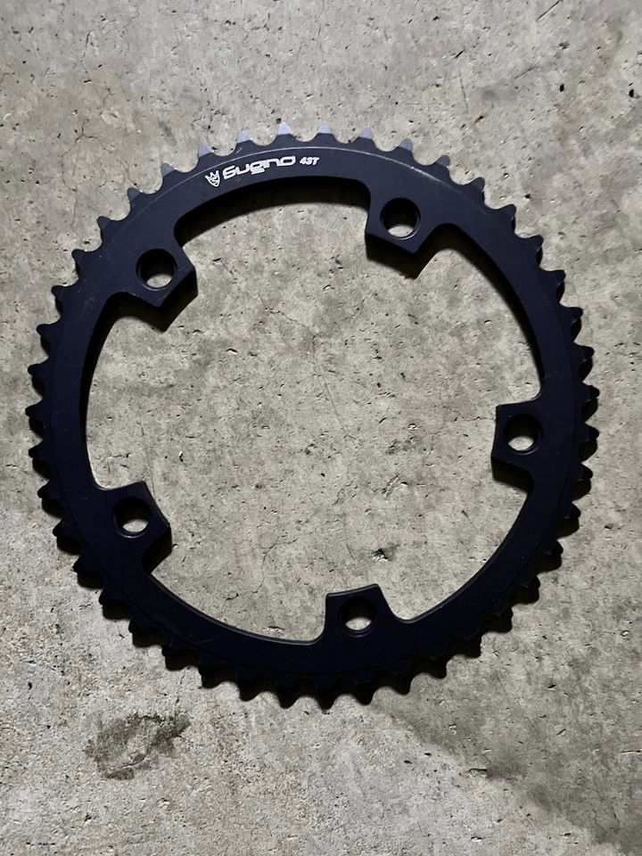 Передняя звездочка Sugino 43T 130 BCD с фиксированной передачей/трассой 1/8 - Изображение 1 из 1