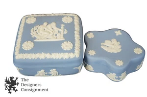 2 Wedgwood Jasperware Lidded Covered Trinket Boxes Pentafoil Neoclassical Relief - Picture 1 of 12