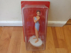 Atlas - Tomb Raider Legende Lara Croft Pareo Paradiso Bad Handtuch Resin Figur - Bild 1 von 2