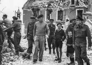 WW2 - Port-en-Bessin 10 juin 1944 - Montgomery en visite d'inspection - Imagen 1 de 1