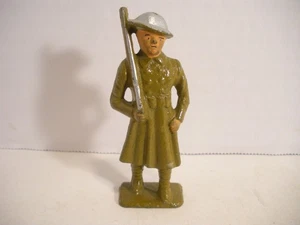 Vintage Grey Iron Toy Soldier WW1 WW2 U.S. Infantry Doughboy Sentry w/ Coat - Bild 1 von 7