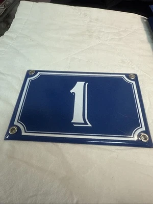 Ancien numéro de rue, Maison plaque Bombe émaillée, en relief N’1 - Photo 1/2