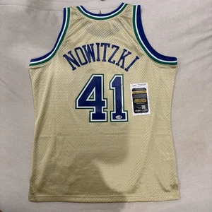 Dirk Nowitzki Signed Mitchell Ness & Jersey Autograph Dallas Mavericks JSA COA - Picture 1 of 7