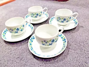 Mikasa Pivotal Flower Garden Tassen und Untertassen - Set mit 4 Tassen und 4 Untertassen - Bild 1 von 5