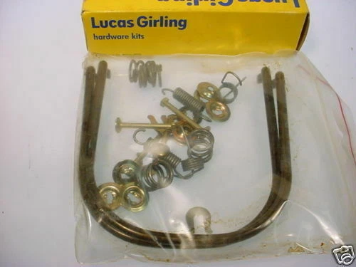 Kit de herrajes de freno traseros para Dodge Colt y Mitsubishi Mirage Foto 1 de 1