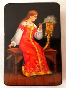 Impresionante caja de laca rusa Fedoskino 1978 3 1/4" vintage niña lana giratoria - Imagen 1 de 8