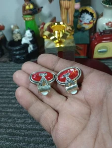 Pendientes clip vintage años 70 rojo profundo vidrio fundido óvalos tono plata  - Imagen 1 de 11
