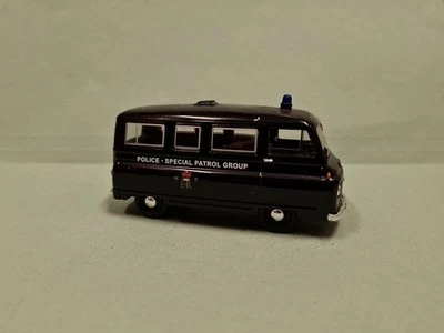 VANGUARDS MORRIS AUSTIN J2 POLICE SPECIAL PATROL GROUP SCALA 1/43  - Immagine 1 di 4