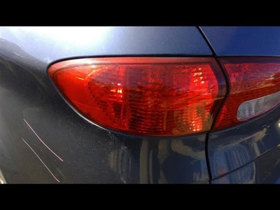 Lámpara trasera Subaru B9 Tribeca 2006 7 pasajeros 84201XA01A Foto 1 de 4