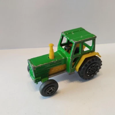 VINTAGE voiture Majorette tracteur  ECH 1:65  6 cm  N° 208 vert jaune - Photo 1/4