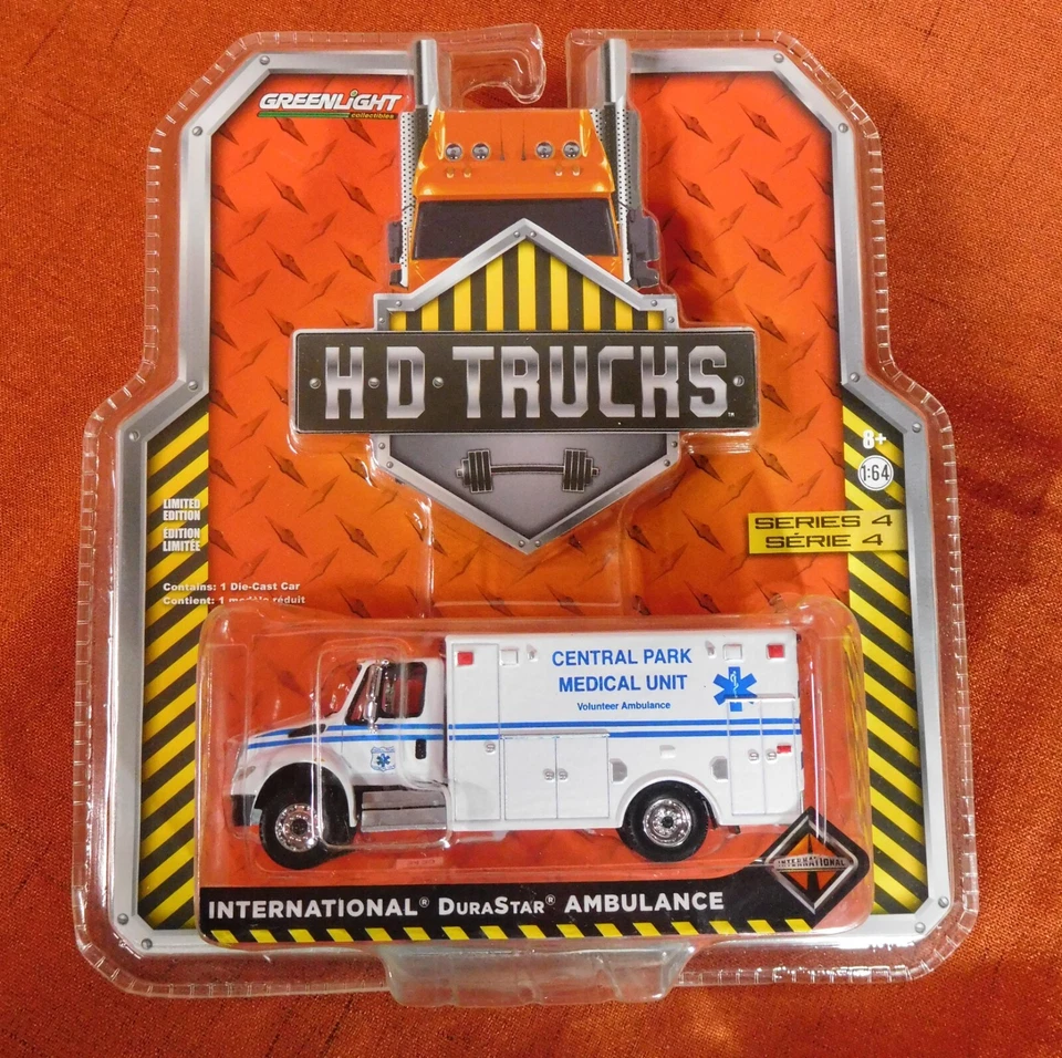 1/64 Greenlight International Durastar Ambulance Central Park Medical 33040A