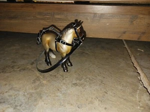 Breyer Stablemate Geschirr ohne Pferd - Bild 1 von 2
