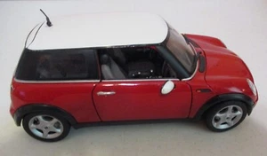 Mini Cooper-Cast-1/18-Rojo y Blanco-Maisto-Vintage-Como se muestra - Imagen 1 de 8