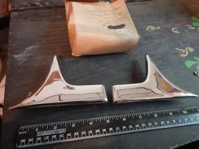 PR NOS 55 STUDEBAKER COMMANDER PRESIDENT 4 DR C PILLAR PAINT LINE DEVIDERS 1955 Foto 1 de 4