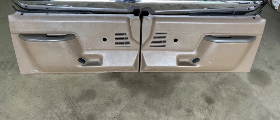 Camión Ford F-150/250/350 1987-1991 paneles de puertas manuales bronceados ambos L/R como en la foto Foto 1 de 4