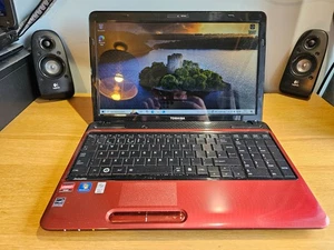 15" Toshiba Satellite L655D-12K Athlon II 2.1GHz 4GB 500GB Red Windows 10 Laptop - Afbeelding 1 van 5